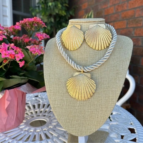 Anthropologie Seashell Gold Cream Rope Chain Earrings Necklace Set - Picture 11 of 12